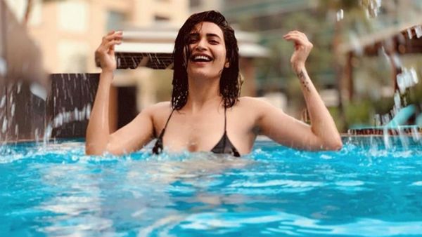 ગુજરાતી ફેમેલી 