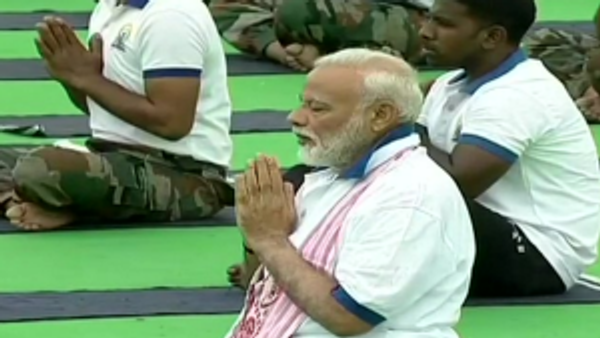 Pics: રાંચીમાં 35000 લોકો સાથે પીએમ મોદીએ કર્યા યોગ, કહ્યુઃ યોગને બનાવો જીવનનો ભાગ