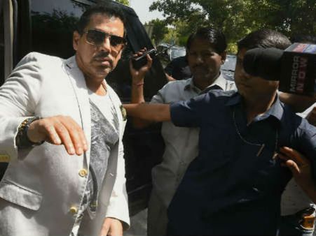 CBI કોર્ટે રોબર્ટ વાડ્રાને ઉપચાર માટે વિદેશ જવાની મંજૂરી આપી