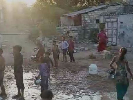 બે દિવસમાં સમસ્યાનું સમાધાન કરી દેવામાં આવશે બે દિવસમાં સમસ્યાનું સમાધાન કરી દેવામાં આવશે