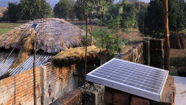 ઝૂંપડીઓ પર લાગશે સોલર પ્લાન્ટ, ગરીબ સરકારને પણ વીજળી વેચશે
