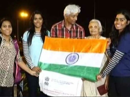 માતાપિતા અમારી કામિયાબી પર ખૂબ જ ખુશ છે