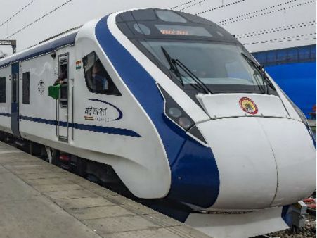 વંદે ભારત એક્સપ્રેસમાં બ્રાન્ડેડ ખાવાનું પીરસવામાં આવે છે 