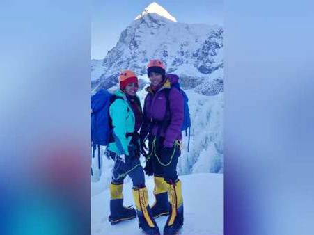 સૌથી પહેલા એડમંડ હિલેરી અને તેનસિંગ શેરપા પહોંચ્યા હતા માઉન્ટ એવરેસ્ટ પર