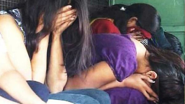 દેવરિયામાં સેક્સ રેકેટ પકડાયું, 56 લોકોને પકડવામાં આવ્યા