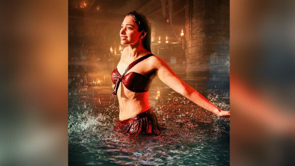 ચાંદ સા રોશન ચેહરા ચાંદ સા રોશન ચેહરા