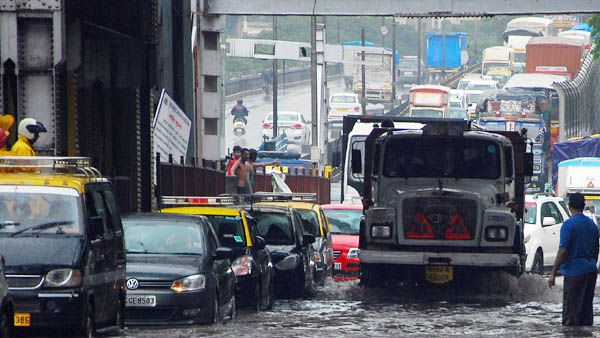 વરસાદ બન્યો મુસીબત