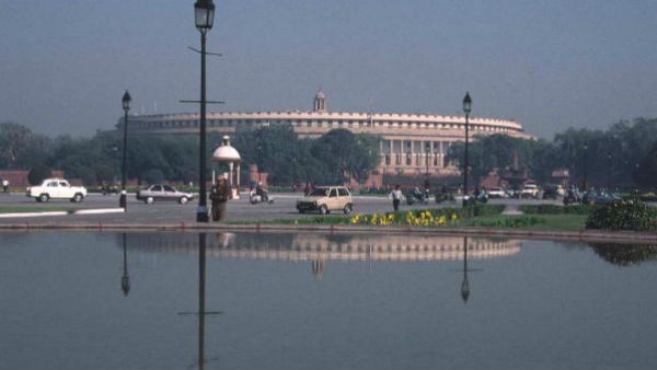 આધારનો ઉપયોગ વધારાઈ રહ્યો છે.