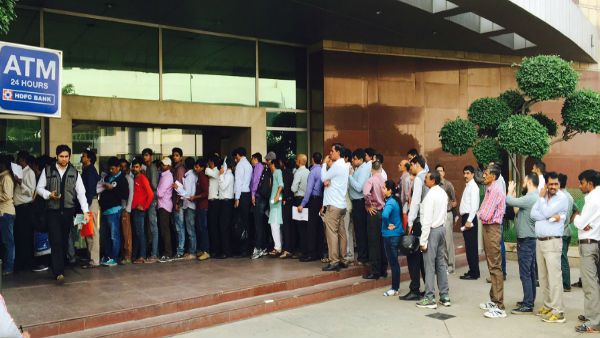 એટીએમની સંખ્યામાં ઘટાડો થઇ રહ્યો છે