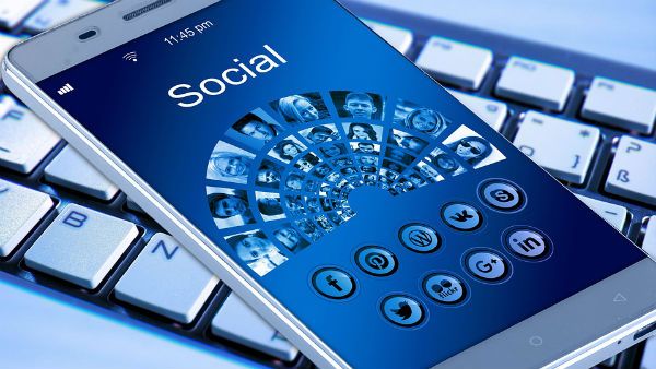 ફેસબુક પરથી બેકાર એપ્સ અને વેબસાઈટ્સ બ્લોક કરો.