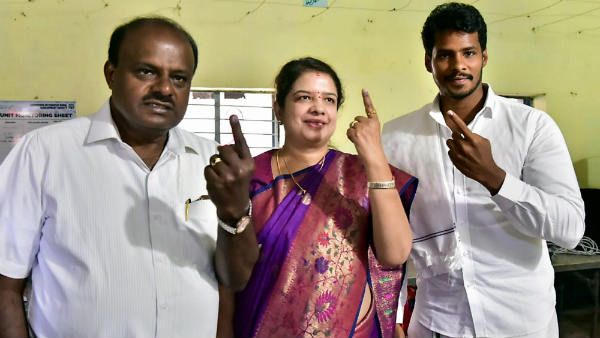 દેવગૌડા પરિવારની ત્રીજી પેઢીની પણ એન્ટ્રી