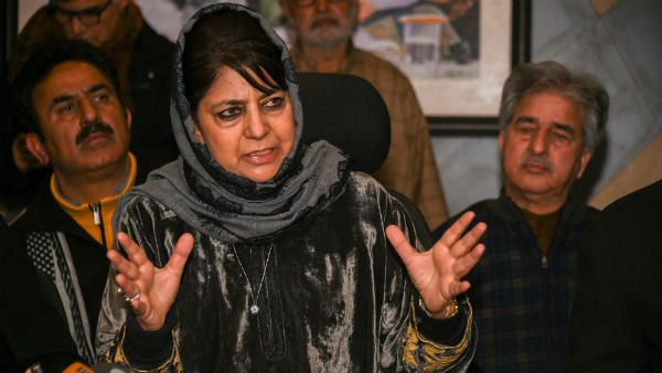 ભગવા જર્સીને મહેબુબા મુફ્તીએ ટીમ ઈન્ડિયાની હારનું કારણ ગણાવી, લોકોએ લઈ લીધી ક્લાસ