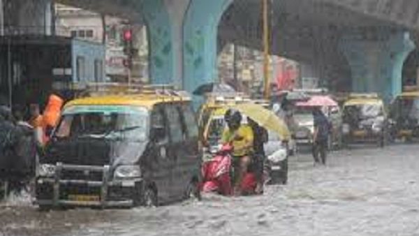 Mumbai Rain: મુંબઈમાં ચારે તરફ પાણી જ પાણી, 21 લોકોની મૌત