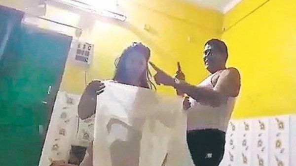 થાનેદારનો અશ્લીલ ડાન્સ