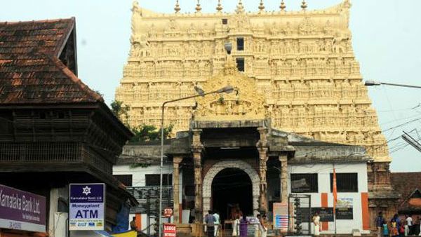 શું ક્યારેય મંદિરમાંથી તમારા જૂતા-ચંપલ ચોરી થયા છે, તેમાં છે આ સંકેત