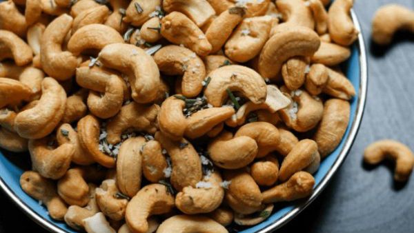 કાજુ કે મગફળી