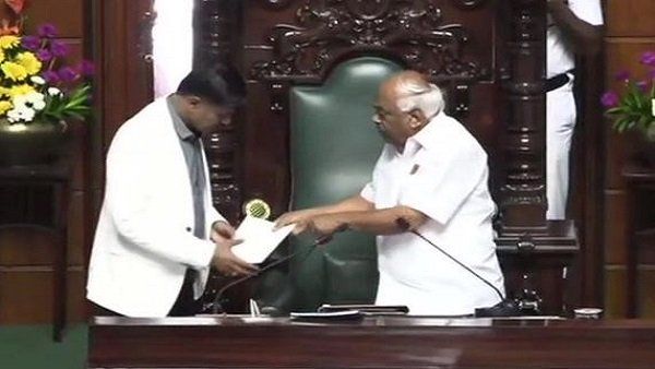 કર્ણાટક વિધાનસભા સ્પીકરે રમેશ કુમારે રાજીનામુ આપ્યું