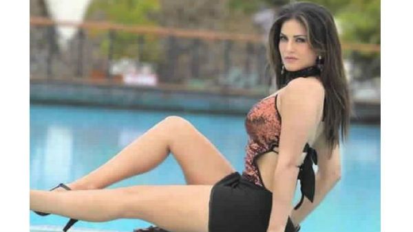 સનીએ કર્યો પોલ ડાંસ