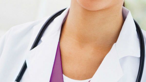 જુદા જુદા દિવસે મનાવાય છે ડોક્ટર્સ ડે