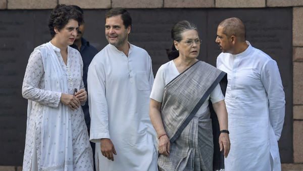 અધ્યક્ષ પદ વિશે જૂથોમાં વહેંચાઈ કોંગ્રેસ અધ્યક્ષ પદ વિશે જૂથોમાં વહેંચાઈ કોંગ્રેસ