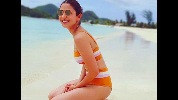 બિકિનીમાં અનુષ્કા શર્માનો જોરદાર અંદાજ બિકિનીમાં અનુષ્કા શર્માનો જોરદાર અંદાજ
