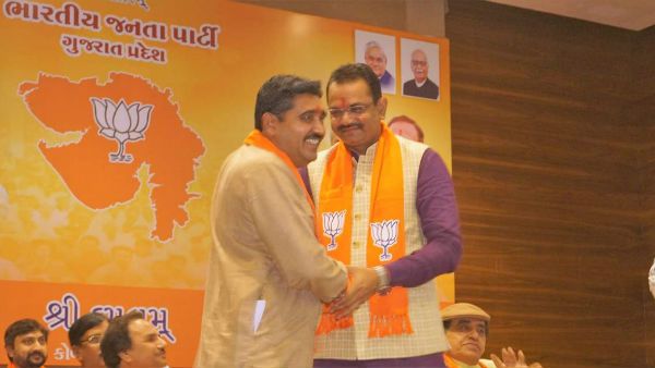દેશ હરણફાળ ગતિએ આગળ વધી રહ્યો છે 