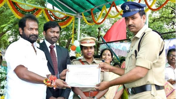 તેલંગાણાનો બેસ્ટ કોન્સ્ટેબલ લાંચ લેતા ઝડપાયો, 15 ઓગસ્ટે મળ્યો હતો અવોર્ડ