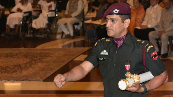 વર્ષ 2011માં સેનાનો ભાગ બન્યા હતા