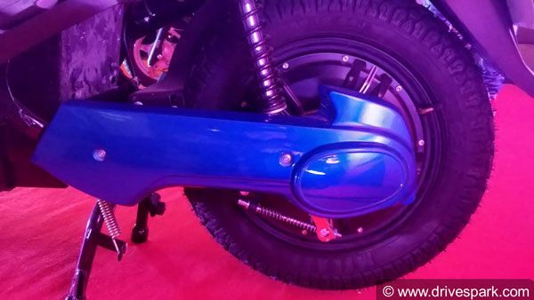 બ્લેક અલૉય વ્હીલ