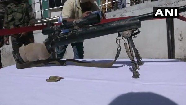 પાકિસ્તાની આર્મીની રાઈફલ મળી પાકિસ્તાની આર્મીની રાઈફલ મળી