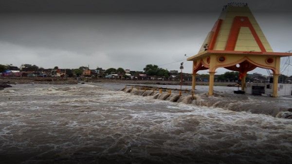 VIDEO: ગુજરાતની આજી નદીમાં આવ્યું પૂર, ભગવાન મહાદેવનું મંદિર ડૂબ્યું