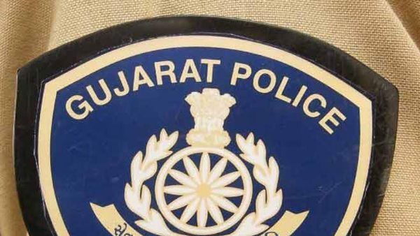 પતિ અને સસરા તેની સાથે ઝગડો કરવા લાગ્યા