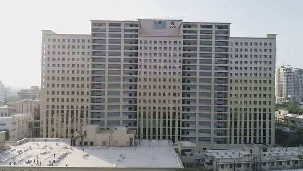 18 માળની હૉસ્પિટલ