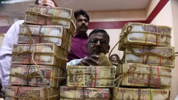 નોટબંધીના અઢી વર્ષ પછી ગુજરાત પોલીસને 1 કરોડના જુના નોટ મળ્યા