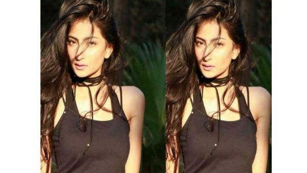 પલકને જોઈને