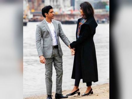 ‘સ્કાઈ ઈઝ પિંક'થી સામે આવ્યો પ્રિયંકા ચોપડા અને ફરહાન અખ્તરનો શાનદાર ફોટો