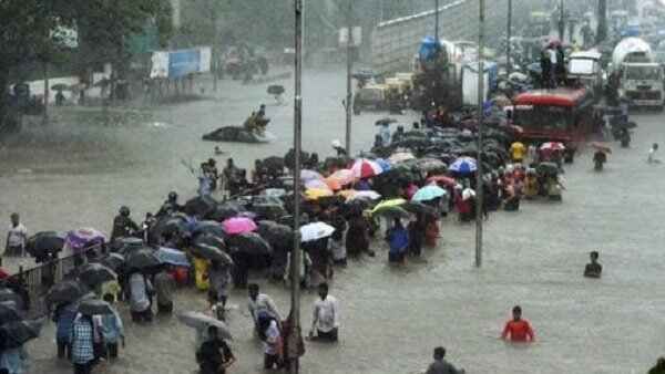 પાણી-પાણી થઈ માયાનગરી, મુંબઈમાં આજે પણ હાઈઅલર્ટ, કેટલીય ફ્લાઈટ્સ-ટ્રેન રદ