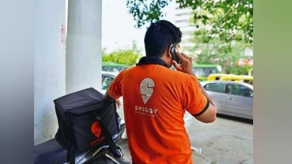 મોબાઈલ, બાઈક અને 10 હજાર રૂપિયા પણ જપ્ત