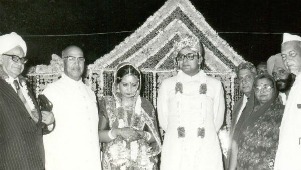 કાશ્મીરના જમાઈ બાબુ કહેવાતા હતા અરુણ જેટલી, જુઓ તેમના લગ્નના ફોટા