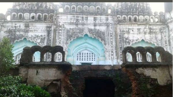 ત્યાં મંદિર તોડીને બાબરે મસ્જિદ બનાવી હતી