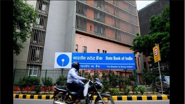 દેશમાં 10 બેંકોમાં 30,87,02 કર્મચારી, નોકરી ગુમાવવાનો ડર