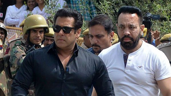 ફિલ્મ શૂટિંગમાં વ્યસ્ત ફિલ્મ શૂટિંગમાં વ્યસ્ત