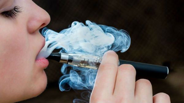 જાણો શું છે ઇ-સિગારેટ, કેટલી ખતરનાક, કેમ સરકારે પ્રતિબંધ મૂક્યો