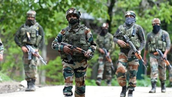 જમ્મુ કાશ્મીર: કઠુઆમાંથી 40 કિલો RDX મળ્યું, સેનાએ ઘેરાબંધી કરી