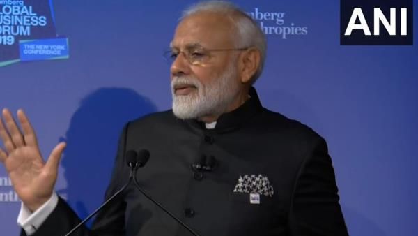 ગ્લોબલ બિઝનેસ ફોરમમાં મોદી બોલ્યા- ઈન્ફ્રાસ્ટ્રક્ચરમાં ભારત 1.3 ટ્રિલિયન ડૉલરનું રોકાણ કરશે