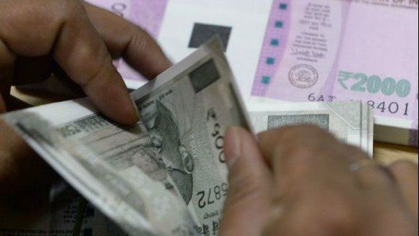 2012માં LIC એજન્ટના ખાતામાં આવ્યા હતા 40 લાખ