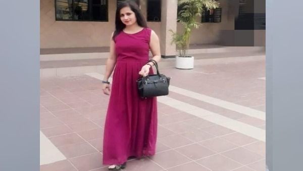 વાતચીતમાં પકડાઈ જતી