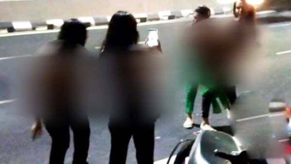 દિલ્હીમાં પણ વીડિયો સામે આવ્યો હતો દિલ્હીમાં પણ વીડિયો સામે આવ્યો હતો