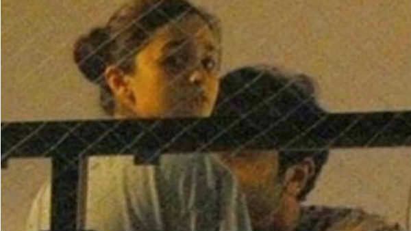 મીડિયાએ કર્યા કેદ મીડિયાએ કર્યા કેદ