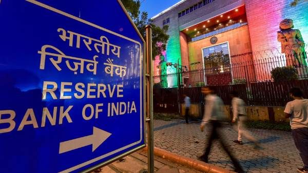 આ બેંકમાંથી 6 મહિનામાં માત્ર 1 હજાર રૂપિયા જ ઉપાડી શકશે ખાતાધારક, RBIનો આદેશ